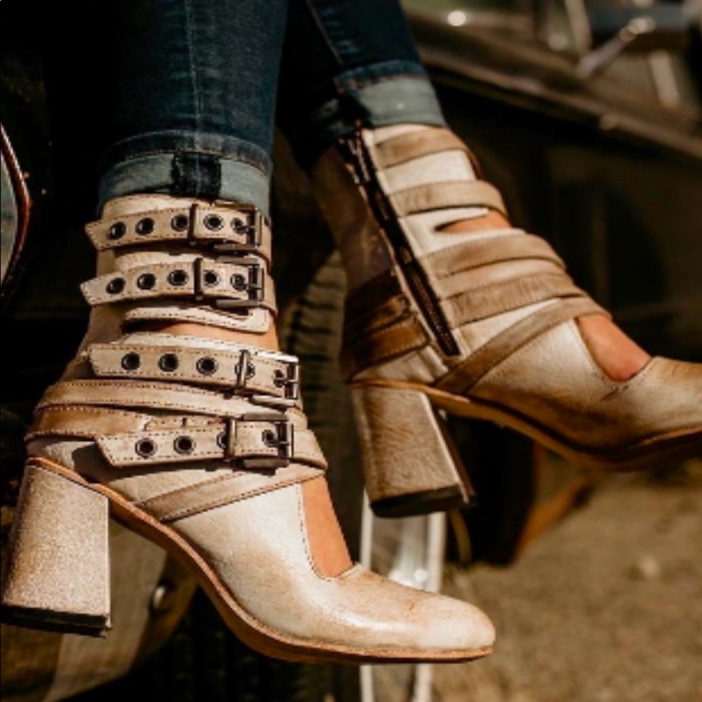 FREEBIRD Tali Strappy Ankle Bootie Heels 9